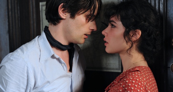 Rapha&euml;l Personnaz as Marius and Victoire B&eacute;l&eacute;zy as Fanny in MARIUS, a film by Daniel Auteuil.