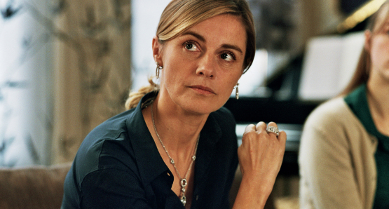 Anne Consigny as Francoise Graff.